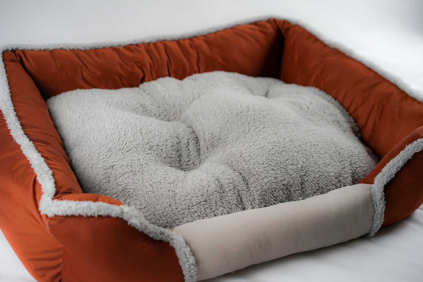 Cama para mascotas TC Premium, suave y acogedora, cojín extraíble, varios colores, base antideslizante, paredes laterales de apoyo, lavable a máquina